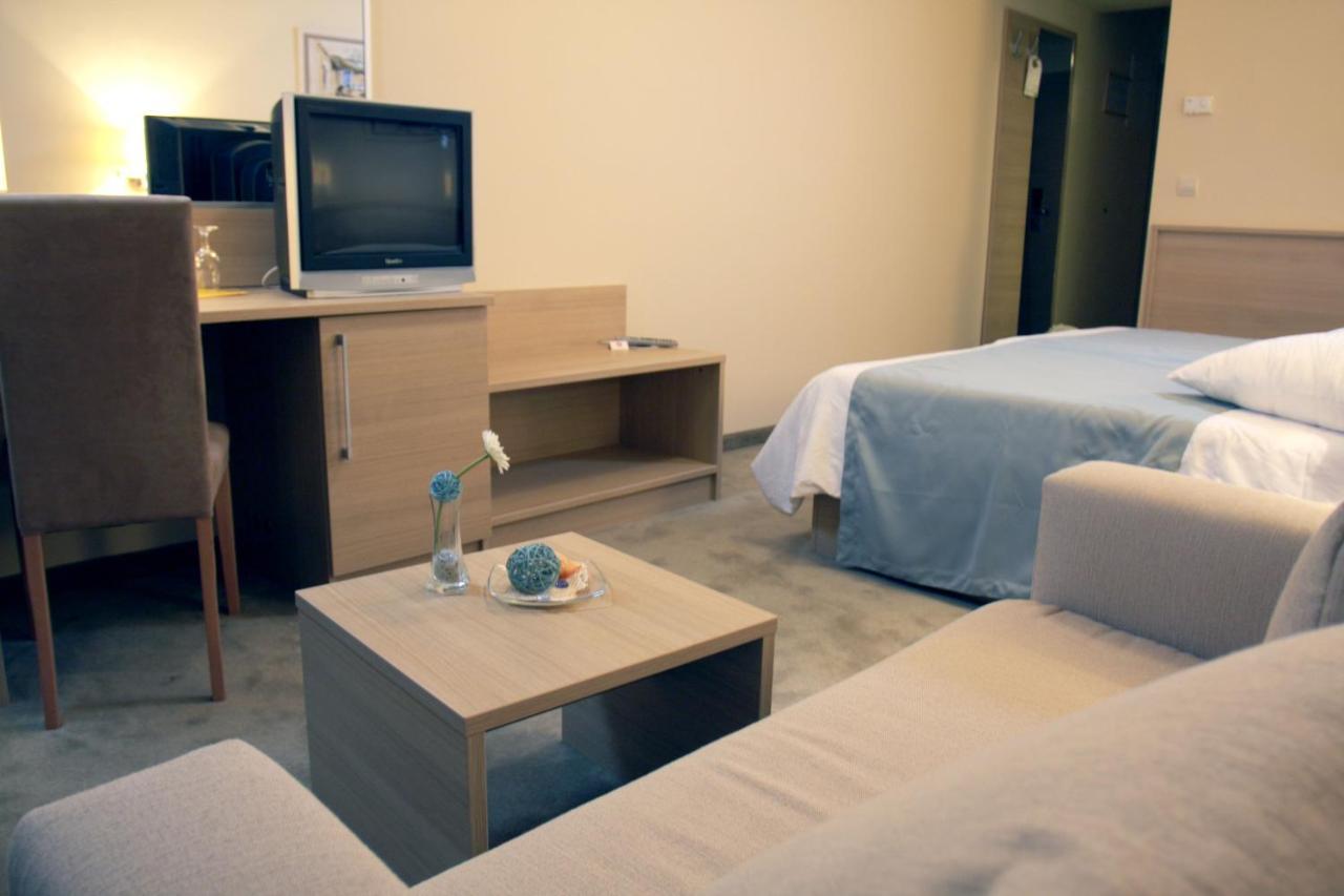 דרבניק Hotel Quercus מראה חיצוני תמונה