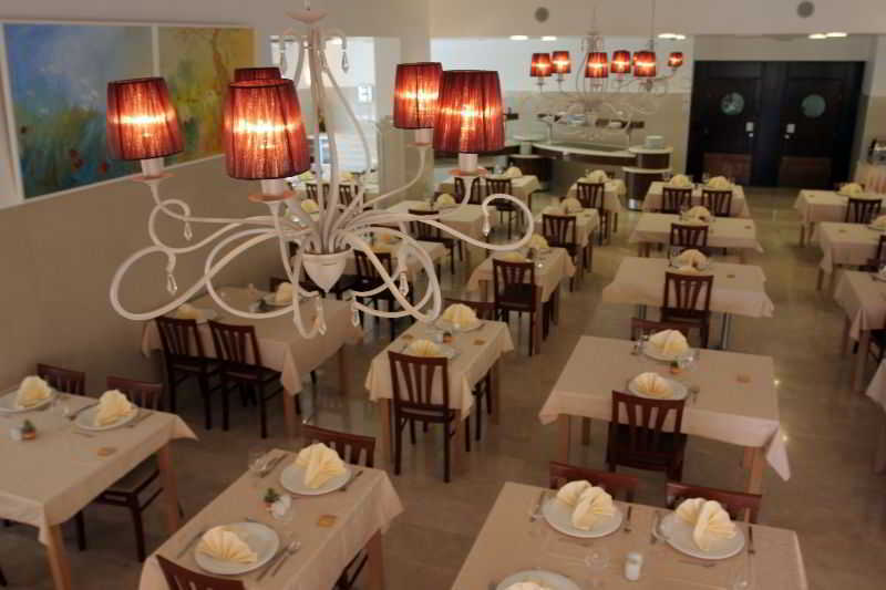 דרבניק Hotel Quercus מראה חיצוני תמונה
