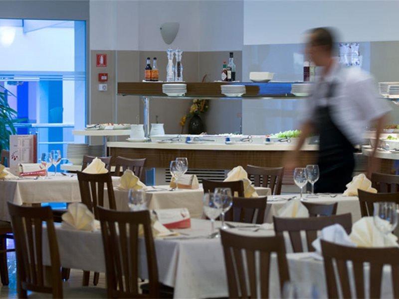 דרבניק Hotel Quercus מראה חיצוני תמונה